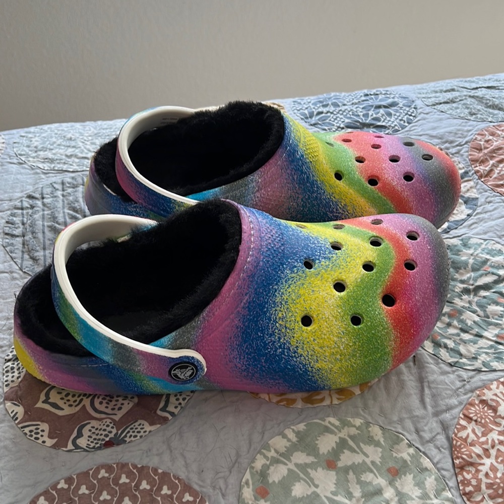 Crocs fleece lined💜 - Picture 2 of 8